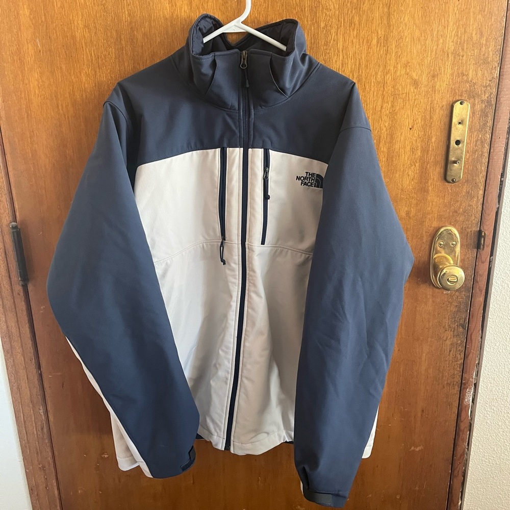 Barely worn north face jacket